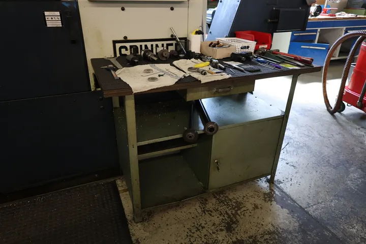 1 x Werkbank Maße: 120 x 60 x 85 cm
